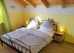 3 makuuhuonetta, ilmainen Wi-Fi, vuodevaatteet