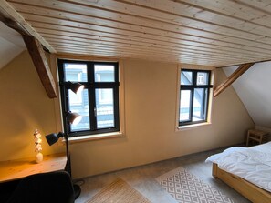 2 quartos, Wi-Fi de cortesia, roupa de cama