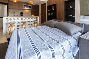 1 chambre, fer et planche à repasser, accès au Wi-Fi (inclus)