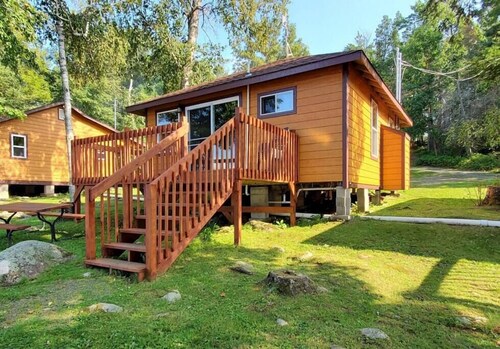 Lakeside 2 Bedroom Boulder Cabin on Kab