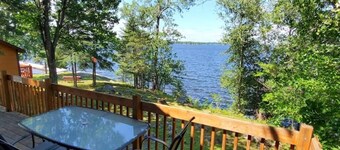 Lakeside 2 Bedroom Wolf's Den Cabin on Kab