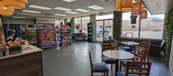 Riverside Motel & Suites