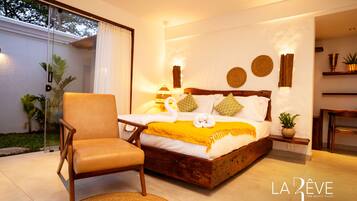 1 bedroom, premium bedding, down comforters, free WiFi