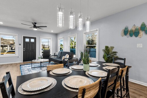 Inviting 4BR 2 5BA Downtown Home With Ample Space