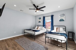 Unclassified image, 3 of 38, button - Inviting 4BR 2 5BA Downtown Home With Ample Space (San Antonio)