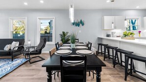 Unclassified image, 3 of 38, button - Inviting 4BR 2 5BA Downtown Home With Ample Space (San Antonio)