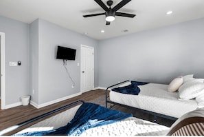 Unclassified image, 2 of 38, button - Inviting 4BR 2 5BA Downtown Home With Ample Space (San Antonio)