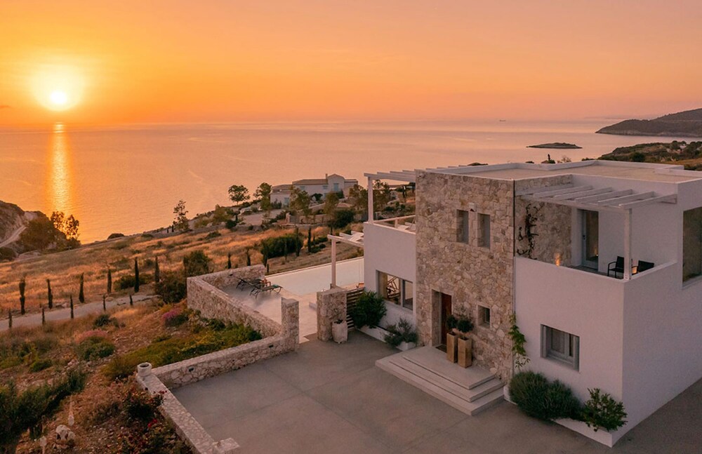 Avgi Holiday Villa image
