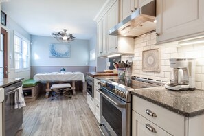 Unclassified image, 2 of 47, button