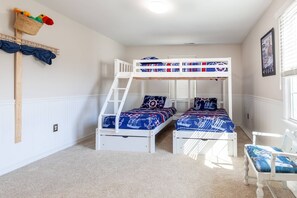 4 bedrooms, iron/ironing board, free WiFi