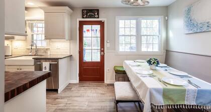 Ahoy! Game Room, Screened Porch, Yard Mins to DTA