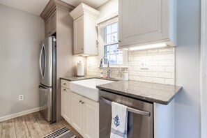 Unclassified image, 3 of 47, button