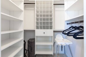 Luokittelematon kuva, 3 kautta 47, painike