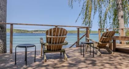 Splendor has Private access to Suttons Bay