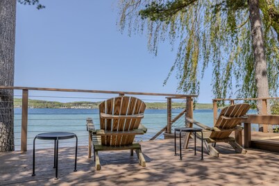 Splendor has Private access to Suttons Bay