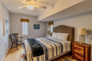 5 bedrooms, WiFi, bed sheets