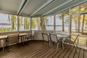 Dining - Splendor has Private access to Suttons Bay (Suttons Bay)