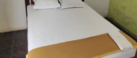 Standard Double Room | Bed sheets