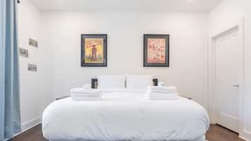 4 slaapkamers, een bureau, een strijkplank/strijkijzer, gratis wifi