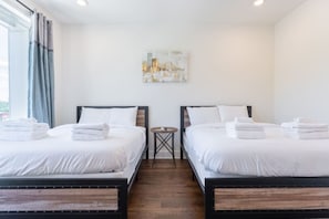 4 bedrooms, desk, iron/ironing board, free WiFi