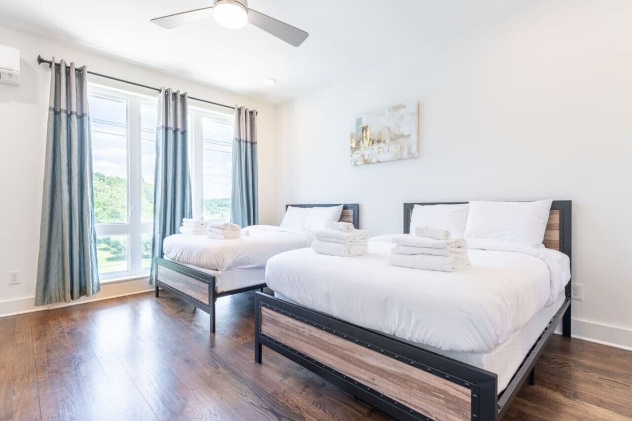 4 bedrooms, desk, iron/ironing board, free WiFi