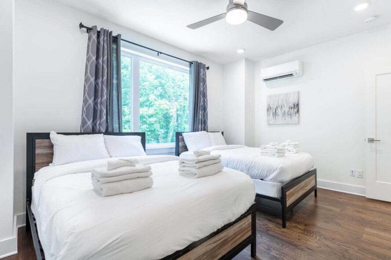 4 Schlafzimmer, Schreibtisch, Bügeleisen/Bügelbrett, kostenloses WLAN