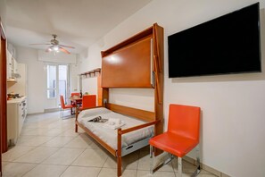 1 bedroom, bed sheets - Verbena with parking 500m from the sea (Alassio)