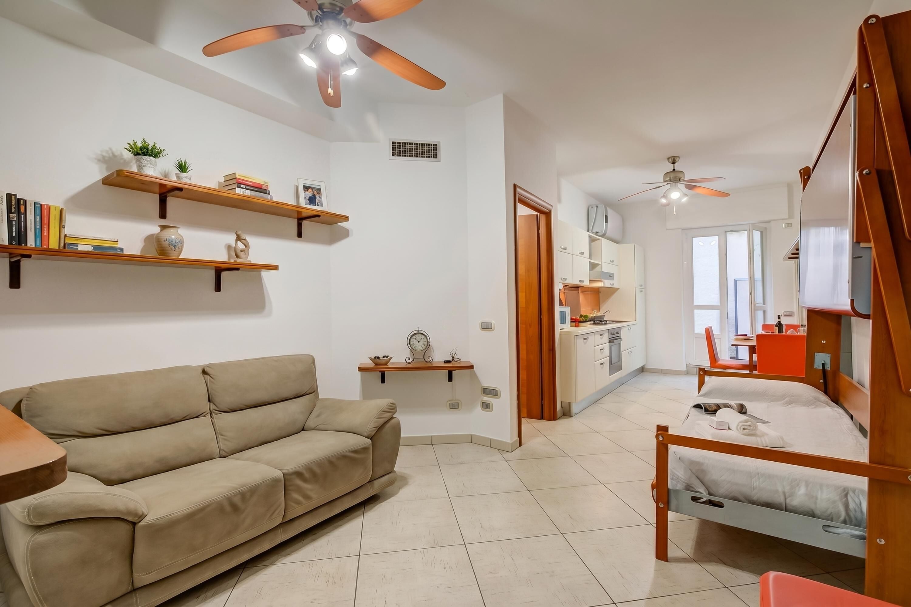 Apartamento família, 1 quarto, terraço (Verbena Apartment 500m from the sea) | Área de estar | TV de tela plana