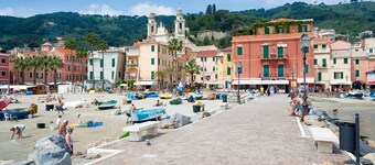 Verbena with parking 500m from the sea