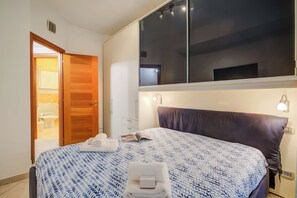 1 bedroom, bed sheets - Verbena with parking 500m from the sea (Alassio)