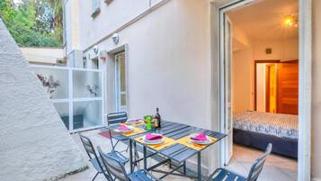 Family Apartment, Multiple Bedrooms (Verbena Apartment 500m from the sea) | Outdoor dining