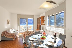 Standard Apartment, Multiple Bedrooms, 2 Bathrooms (Sweet Lake View Lugano) | Dining