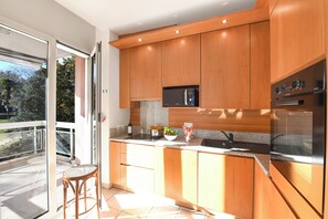 標準公寓, 多間臥室, 2 間浴室 (Sweet Lake View Lugano) | 私人廚房 | 電冰箱、微波爐、烤箱、爐台