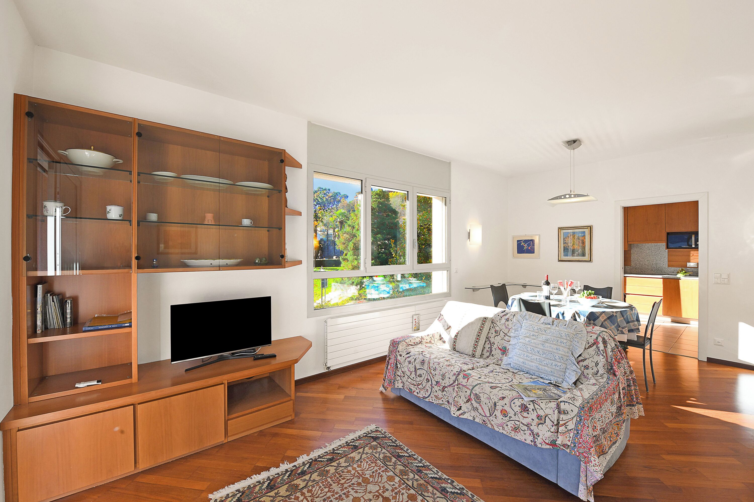 Standard Apartment, 2 Bedrooms, 2 Bathrooms (Sweet Lake View Lugano) | Living area | TV