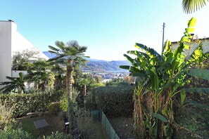 Property grounds - Apartment View And Pool (Agno)