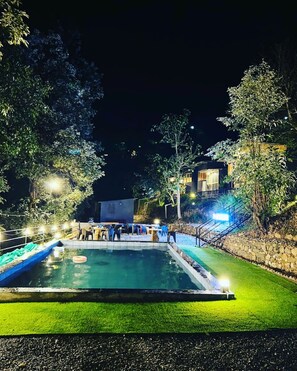 Pool - Arahnyam Pool Side Cafe & Resort (Nainital)