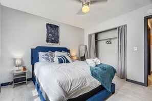 2 phòng ngủ, bàn ủi/dụng cụ ủi quần áo
