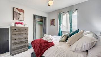 2 bedrooms, iron/ironing board, free WiFi