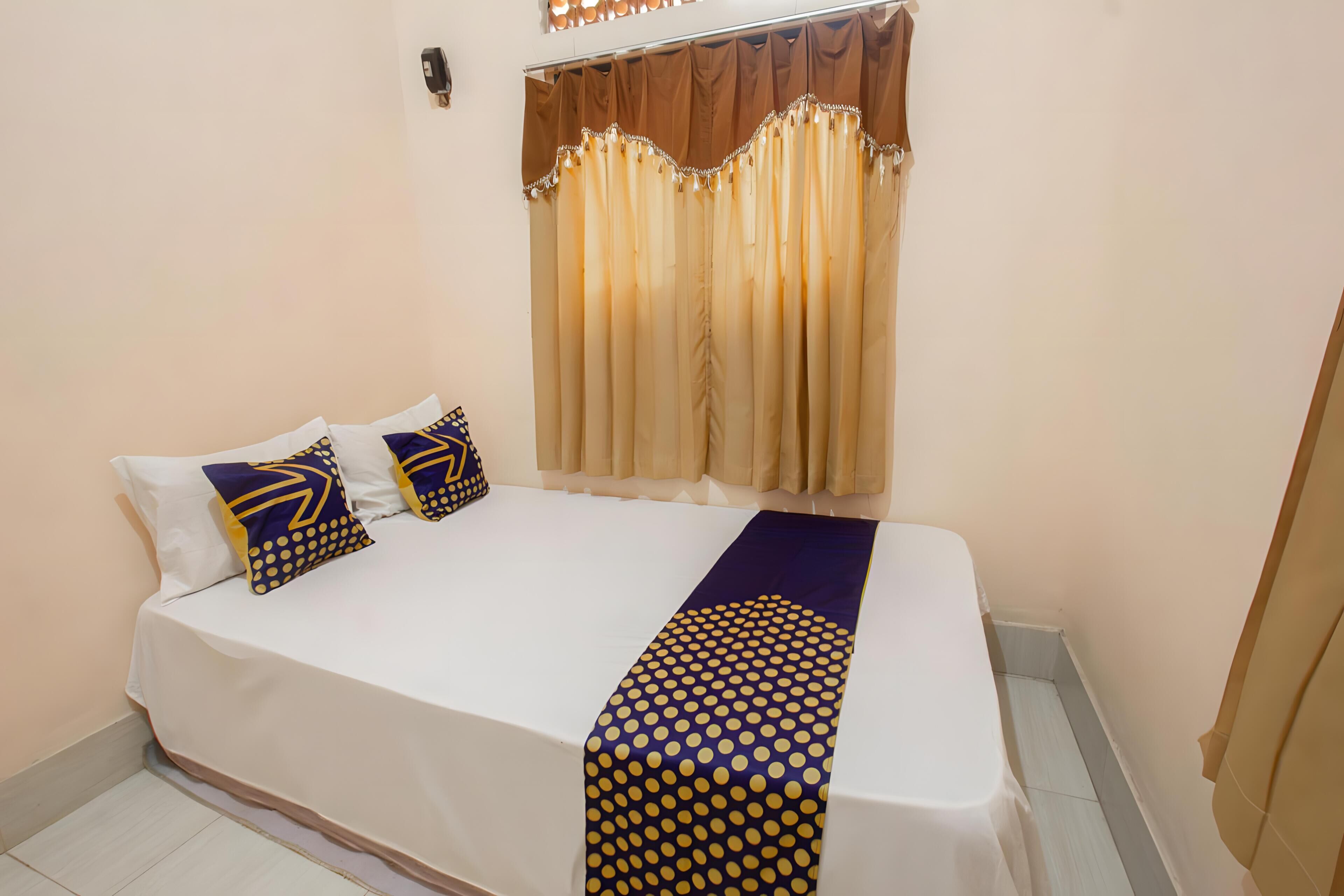 Desk, bed sheets