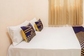 Bureau, draps fournis