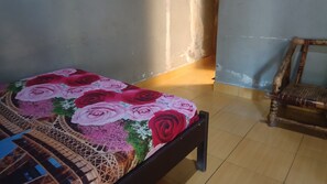 Double Room | 1 bedroom, desk, bed sheets