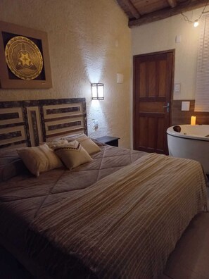 Deluxe Suite, 1 King Bed, Jetted Tub | 1 bedroom, individually decorated, free WiFi, bed sheets - Recanto Zen (Imbituba)