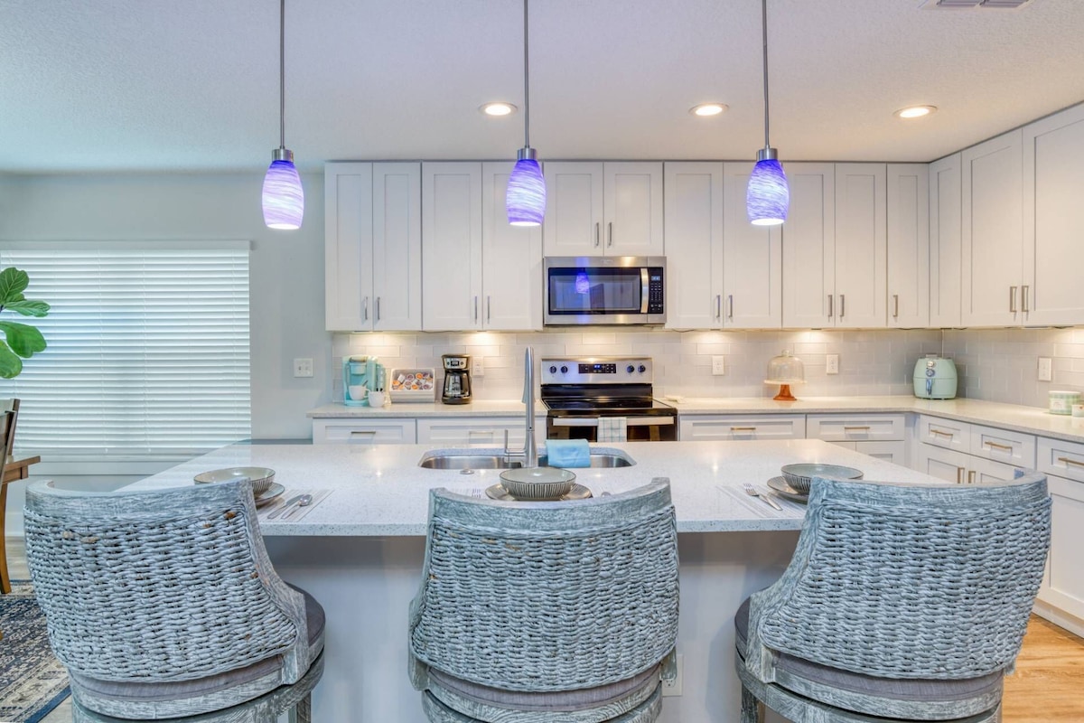Photo 17 of Brand New Island Life- Garden Hot Tub, Tiki Bar, Gourmet Grill & Kitchen, Walk Downtown, Restaurants