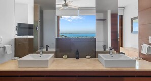 Shower, hair dryer, towels, shampoo - Alamar 306 - Oceanview Condo w Beach Club Access (La Cruz de Huanacaxtle)