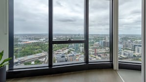Basic Apartment | Interior - Stunning View: 1-bed Apartment in Southbank! (Southbank)