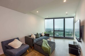 Basic Apartment | Living area