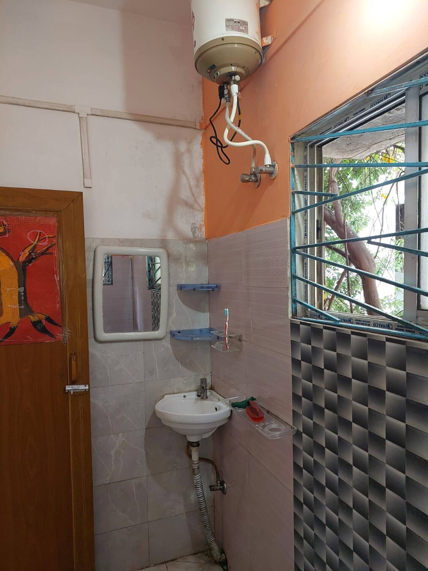 Douche, bidet, serviettes fournies, savon