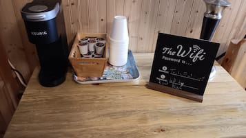 Kaffee und/oder Kaffeemaschine