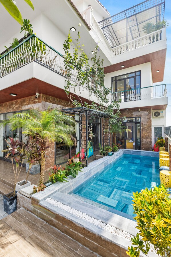 Private pool - Sol Villa 4BR near Han River (Da Nang)