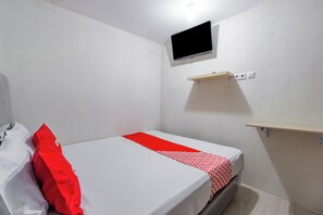 ห้องดีลักซ์ดับเบิล | โต๊ะทำงาน, Wi-Fi ฟรี, ผ้าปูที่นอน
